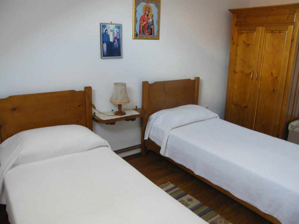 Pensiunea Casa Filoxenia Horezu Quarto foto